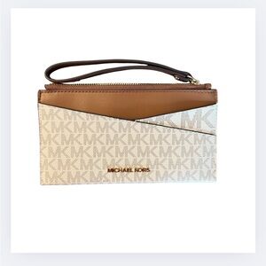 Michael Kors Jet Set Logo Slim Wristlet Vanilla – Like New